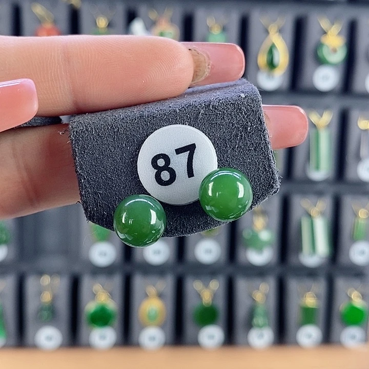 和田玉18K金镶嵌耳饰