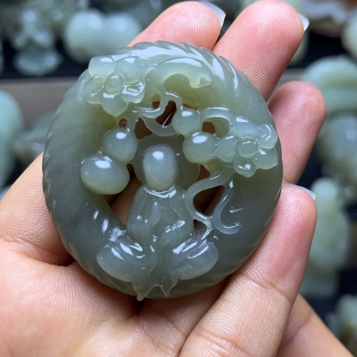 和田玉未镶嵌颈饰