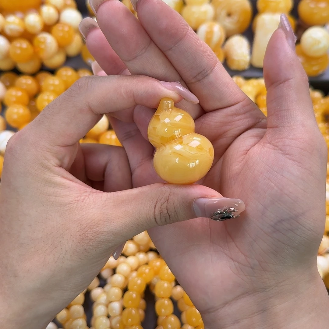 蜜蜡未镶嵌珠宝奇石17g