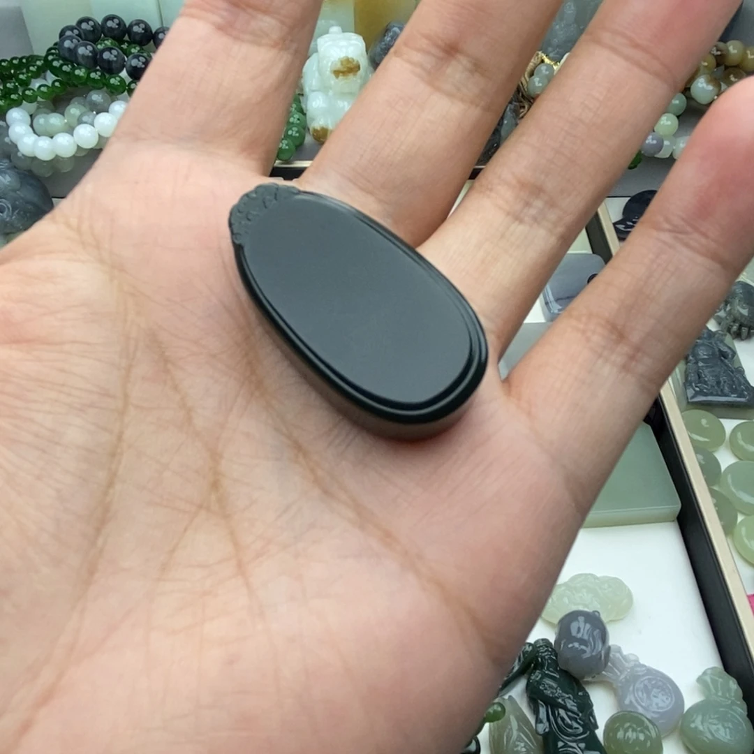 阿***哥颈饰未镶嵌和田玉