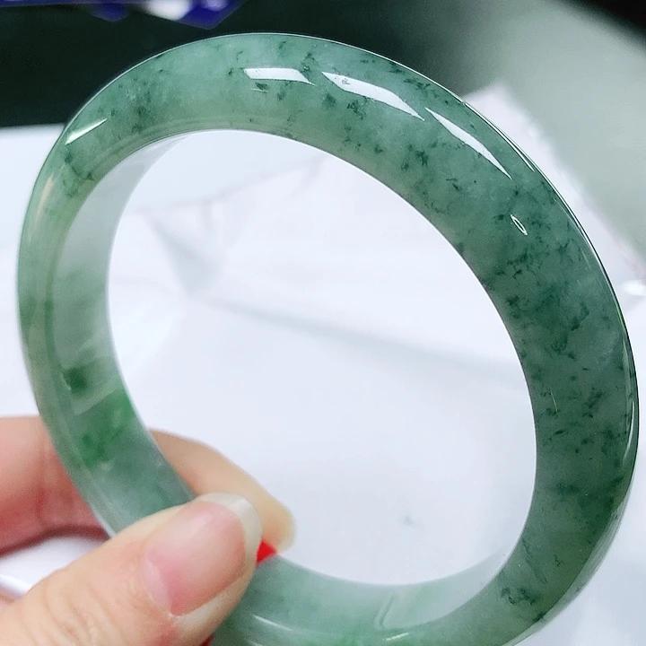 翡翠手镯（圆镯）未镶嵌