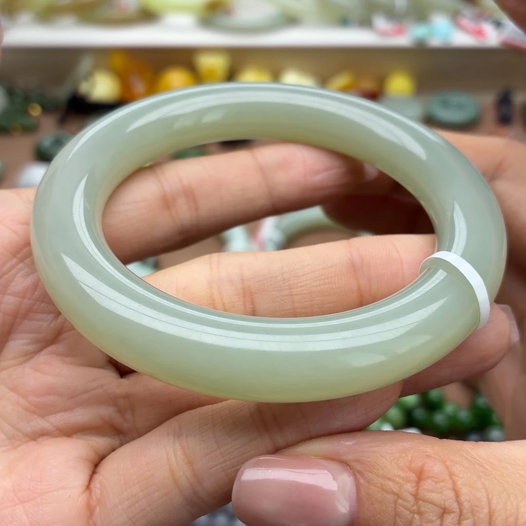 和田玉未镶嵌手镯58