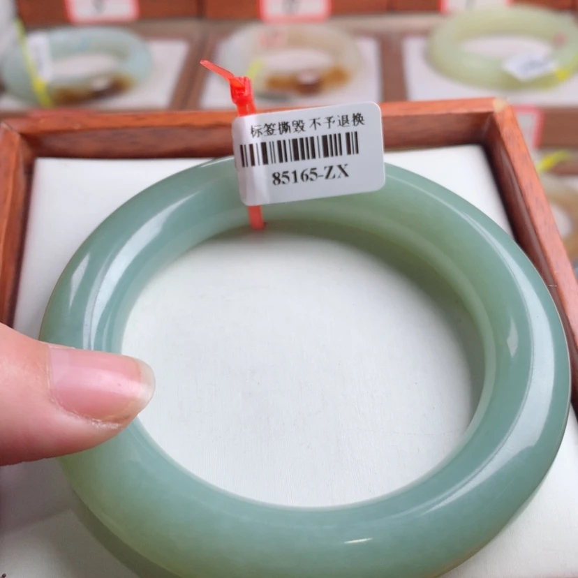 【闪购商品】和田玉手镯未镶嵌