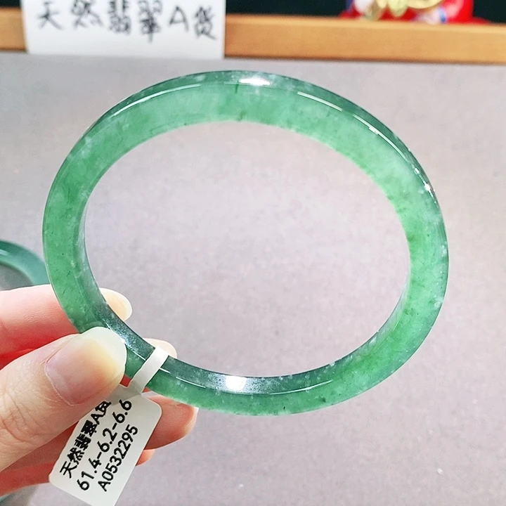 翡翠手镯（圆镯）未镶嵌