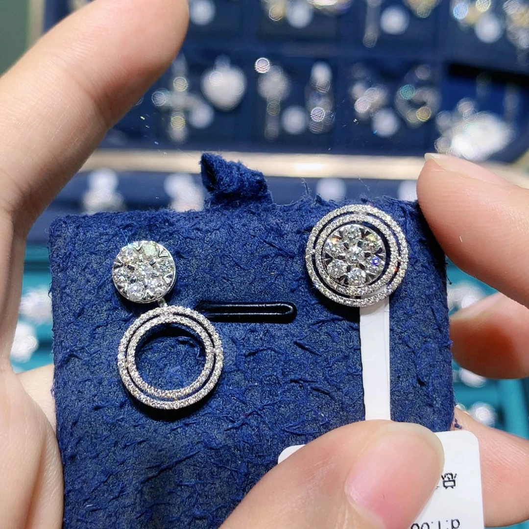 【闪购商品】铂Pt850镶嵌耳饰钻石