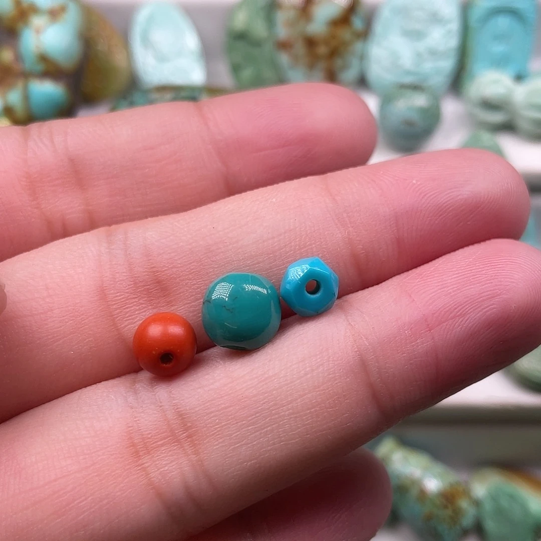 颈饰未镶嵌南红玛瑙辰***陈