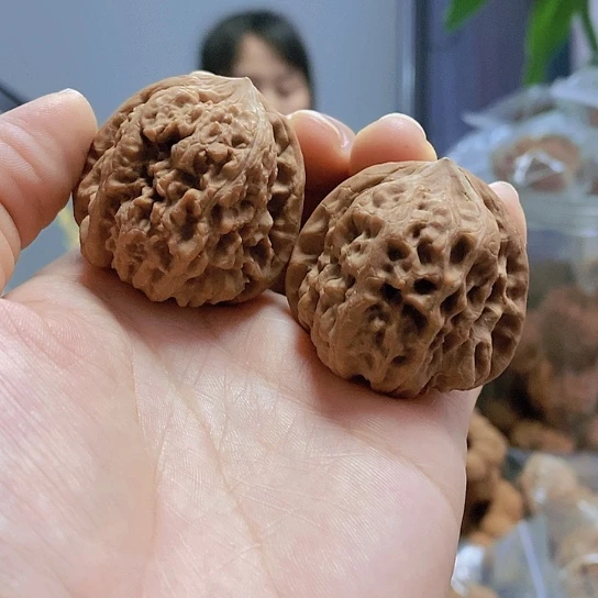 【闪购商品】把件文玩核桃40平谷凹底油
