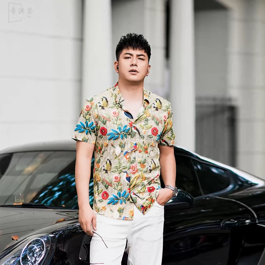 2025夏季新款花衬衫度假风潮流时尚修身动植物男士休闲短袖衬衫
