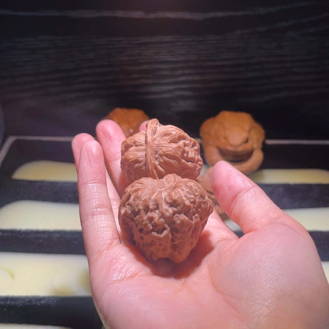 璀***空大叶紫檀（黑酸枝木类）蛤蟆