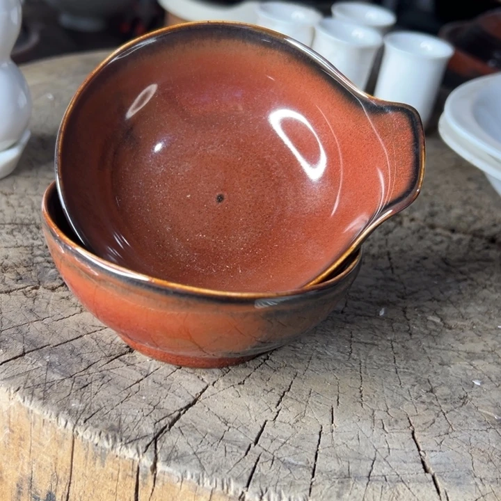 库存尾货四厂煤烧铁红釉碗一对口径10.5
