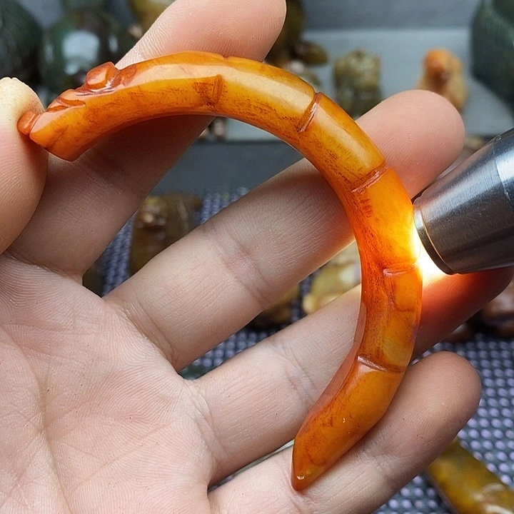 未镶嵌蛇纹石玉颈饰