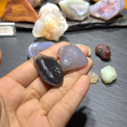 未镶嵌玛瑙/玉髓珠宝奇石