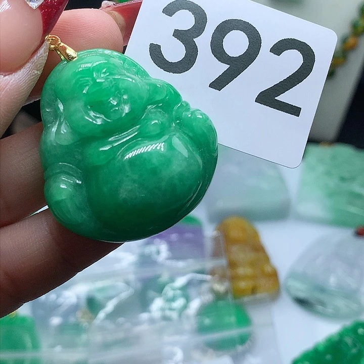 翡翠吊坠(赠链)未镶嵌
