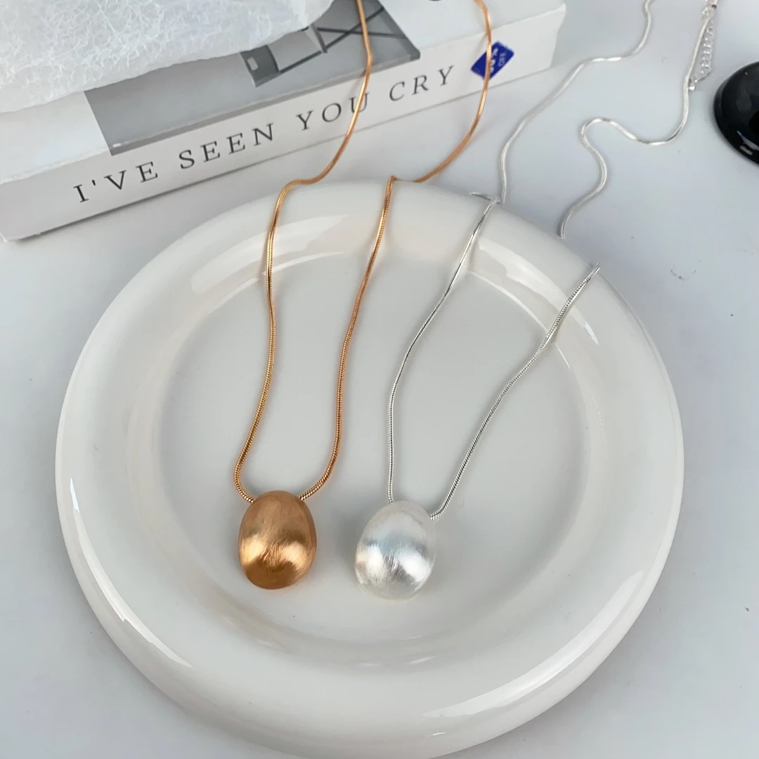 合金仿珍珠吊坠简约拉丝几何半球吊坠项链轻奢冷淡风设计毛衣链时