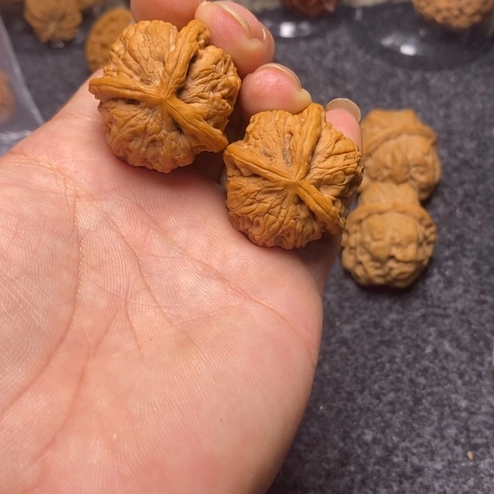 文玩核桃吊坠36雨花石三棱