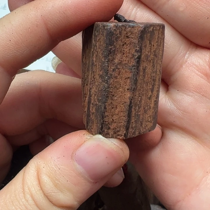 藤类降真香随形吊坠大小不一