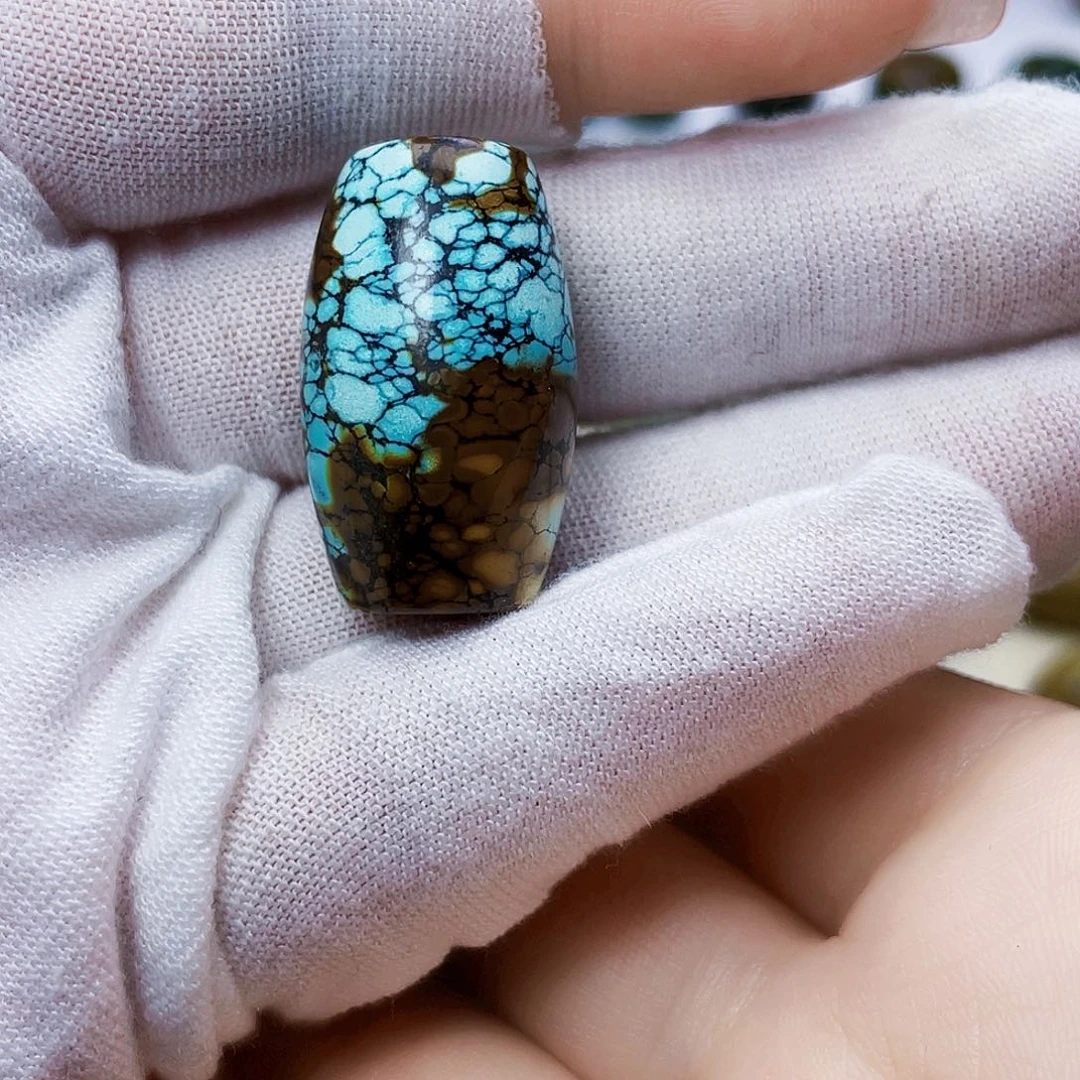 绿松石未镶嵌饰品