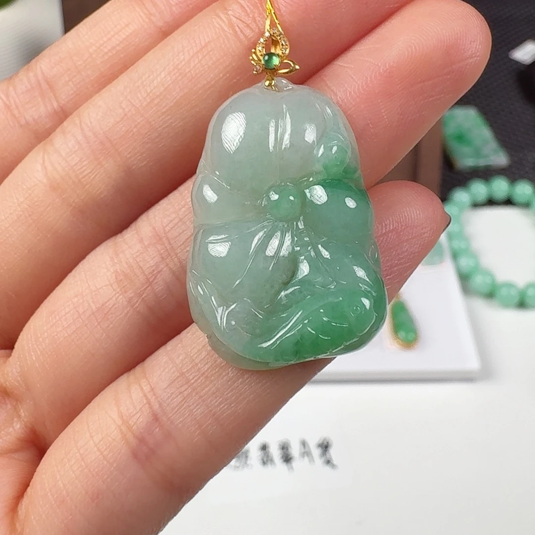 翡翠18K金镶嵌颈饰