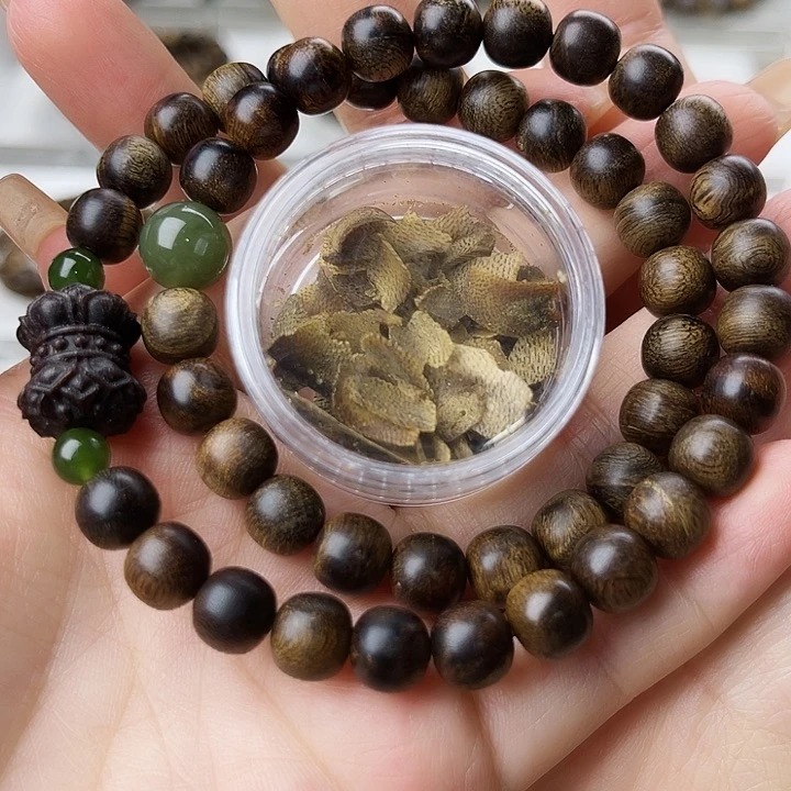 沉香碎屑沉香快**光➕越南芽庄老白棋古董老料满留疤0.8