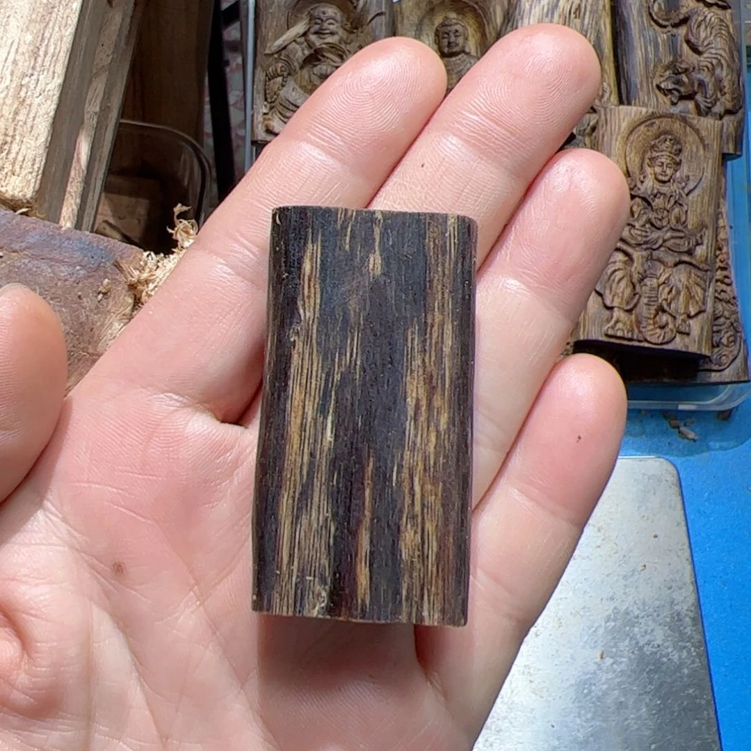 沉香吊坠白棋素牌13.3克