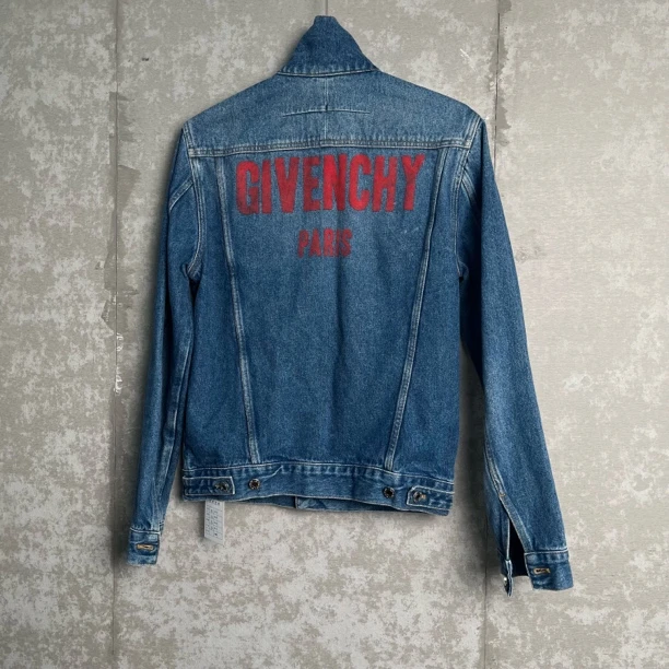 未使用 WE11 DONE 无领标/M*1/纪梵希/背后红色字母外套/18690/JP