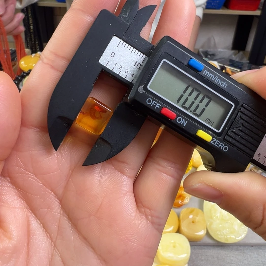 蜜蜡裸石未镶嵌琥珀