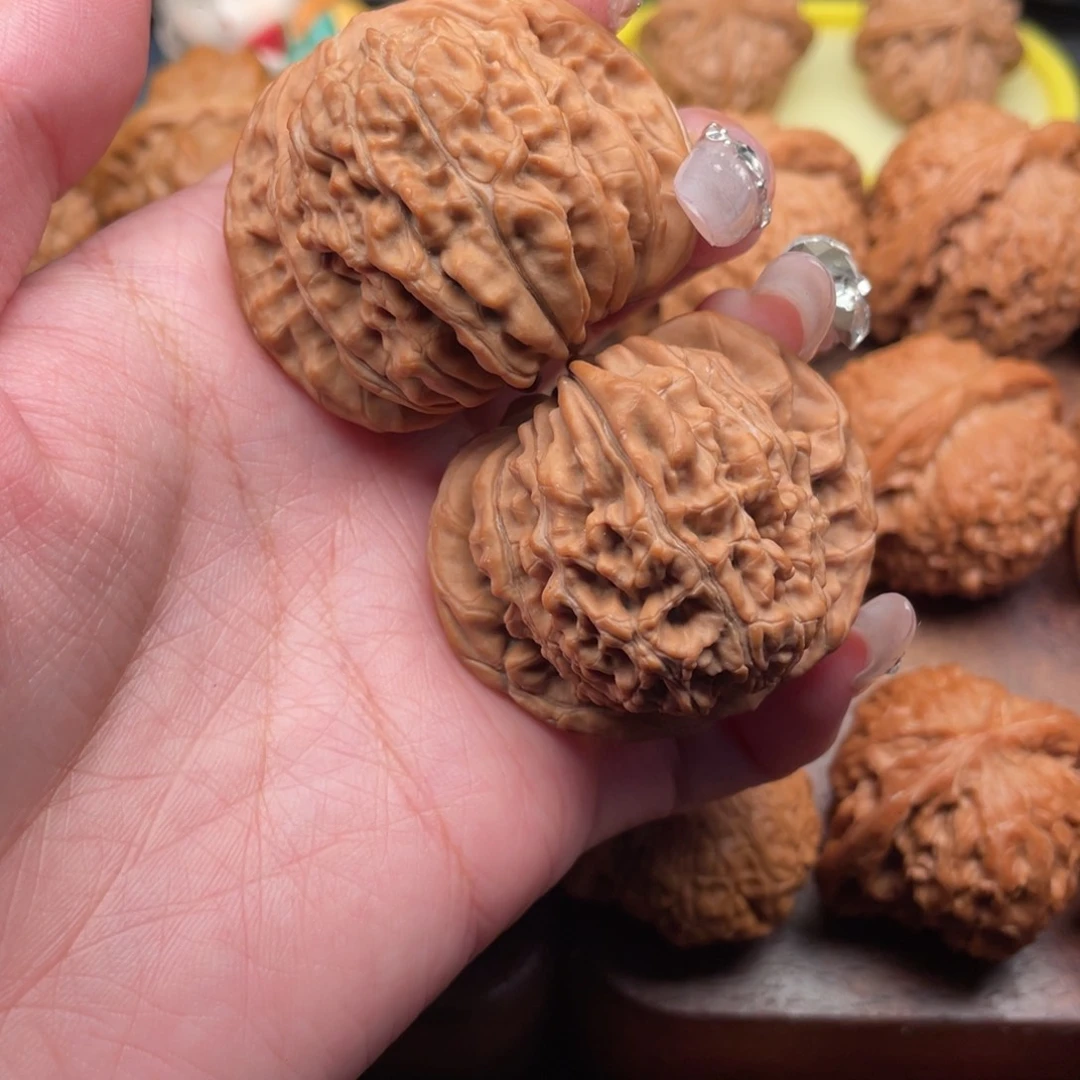 文玩核桃吊坠乱**颜全品，汉高楼43.8