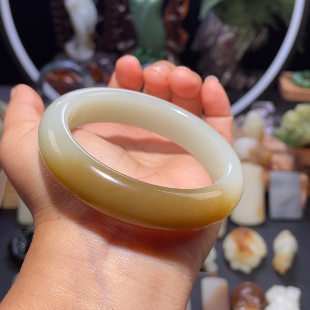 *****和田玉未镶嵌颈饰