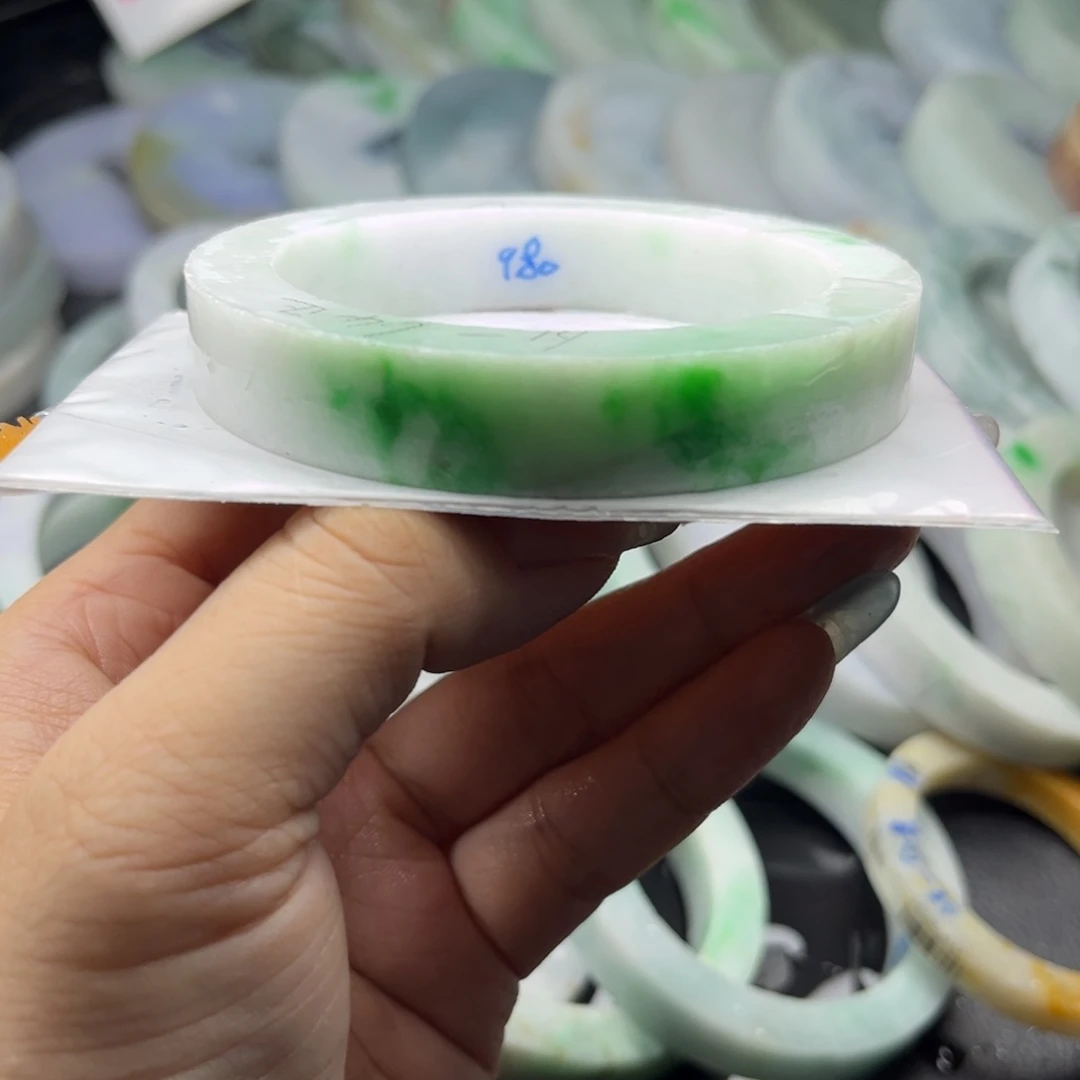 定制翡翠未镶嵌蓝底额居世界