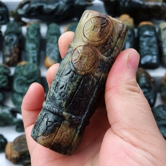 岫岩河磨玉（透闪石质玉）未镶嵌把件