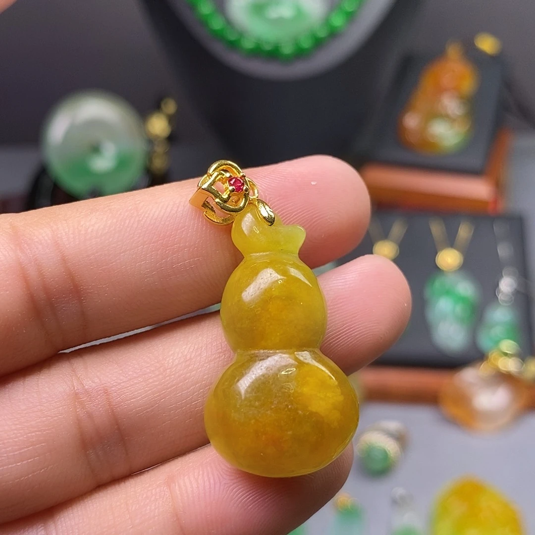 吊坠(赠链)未镶嵌翡翠