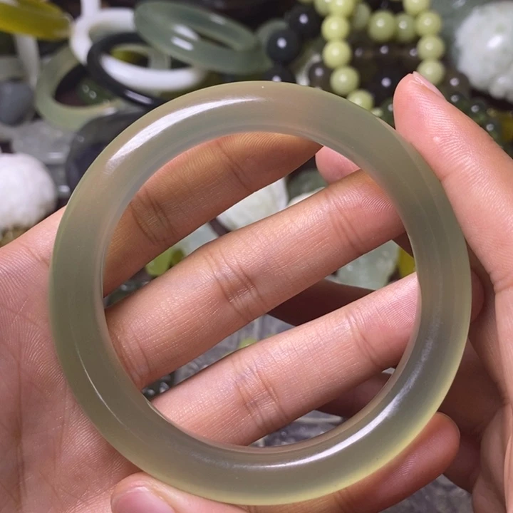 岫玉岫玉手镯未镶嵌安*