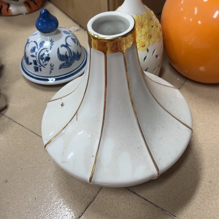 瓷片微瑕。。。。。。。。。。。。