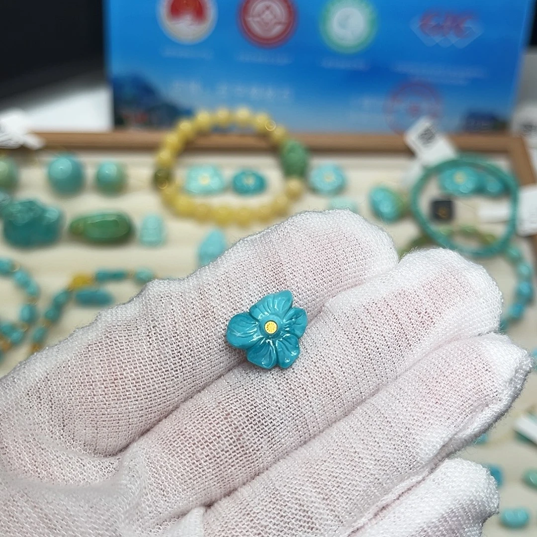 胡****绿松石未镶嵌珠宝半成品