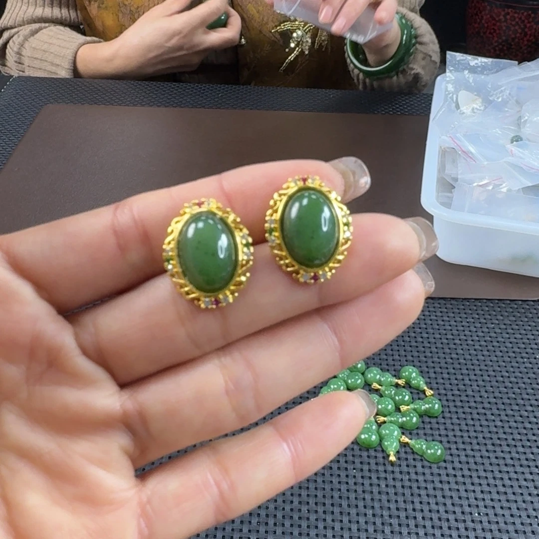 和田玉（碧玉）合金耳饰