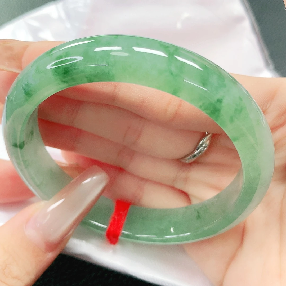 翡翠手镯未镶嵌57圈