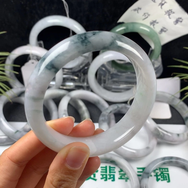 翡翠未镶嵌手镯59号。58.8圈
