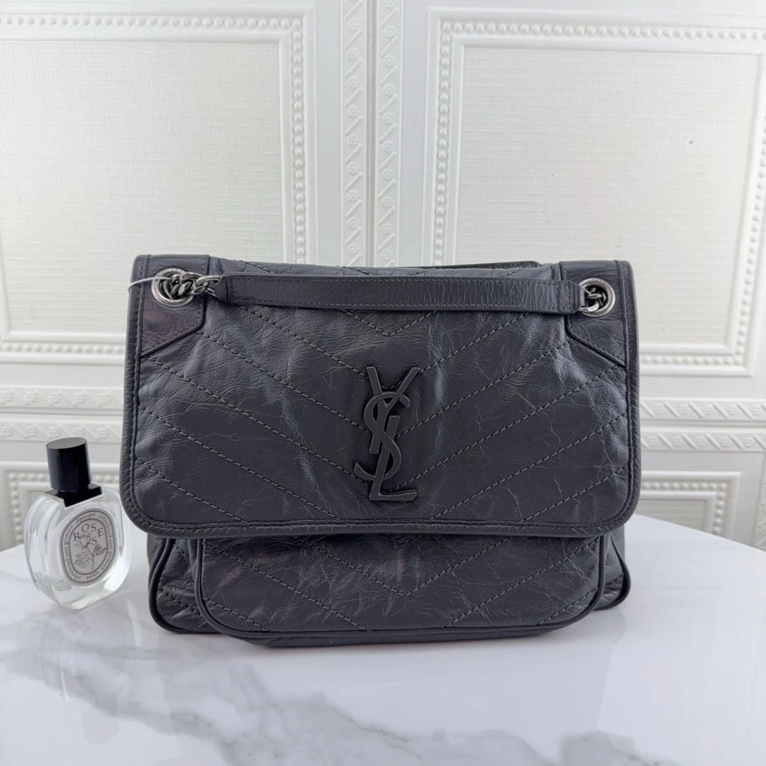 99新 YSL/圣罗兰 新款D扣niki灰银中号23年编码单肩包