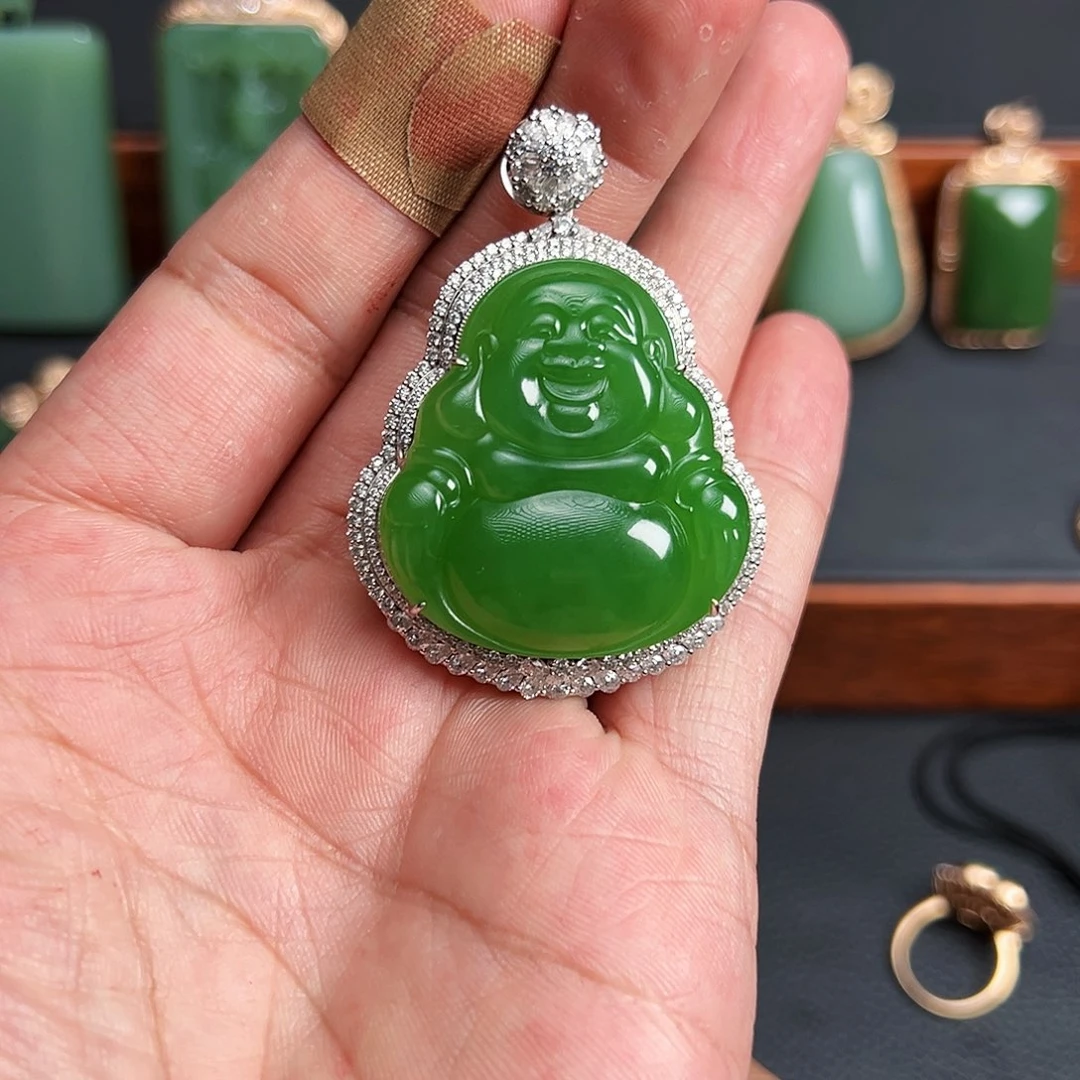 【闪购商品】和田玉（碧玉）18K金镶嵌颈饰好****安碧玉苹果绿佛公