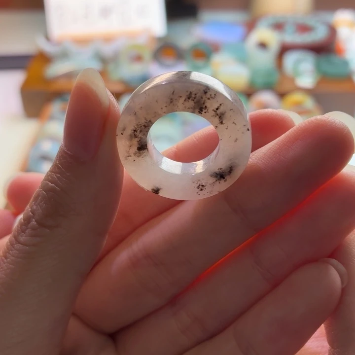 定制翡翠未镶嵌粉色乌鸡