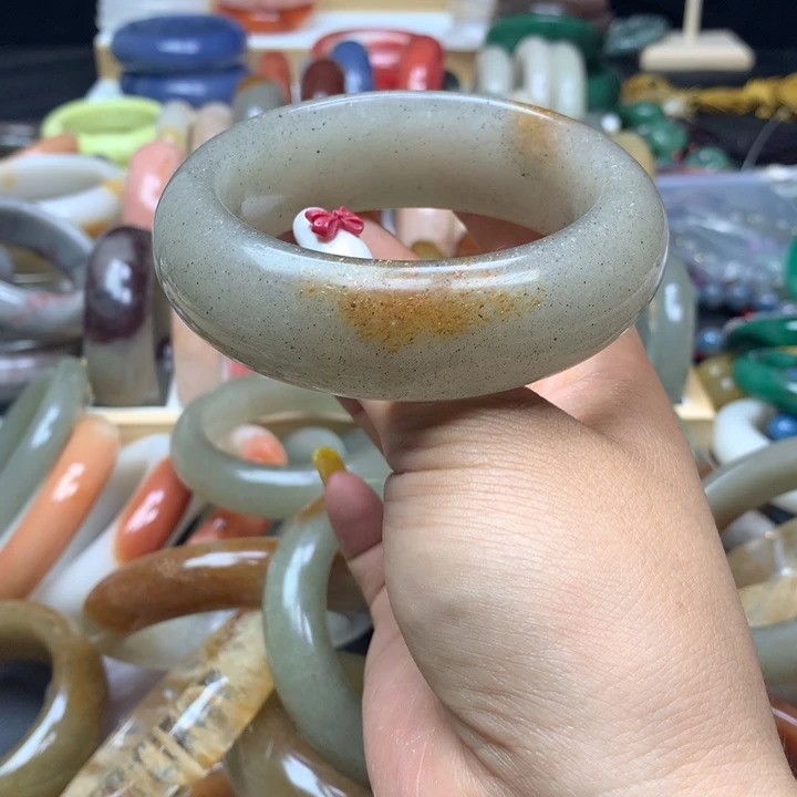 石英质玉手镯未镶嵌戚*