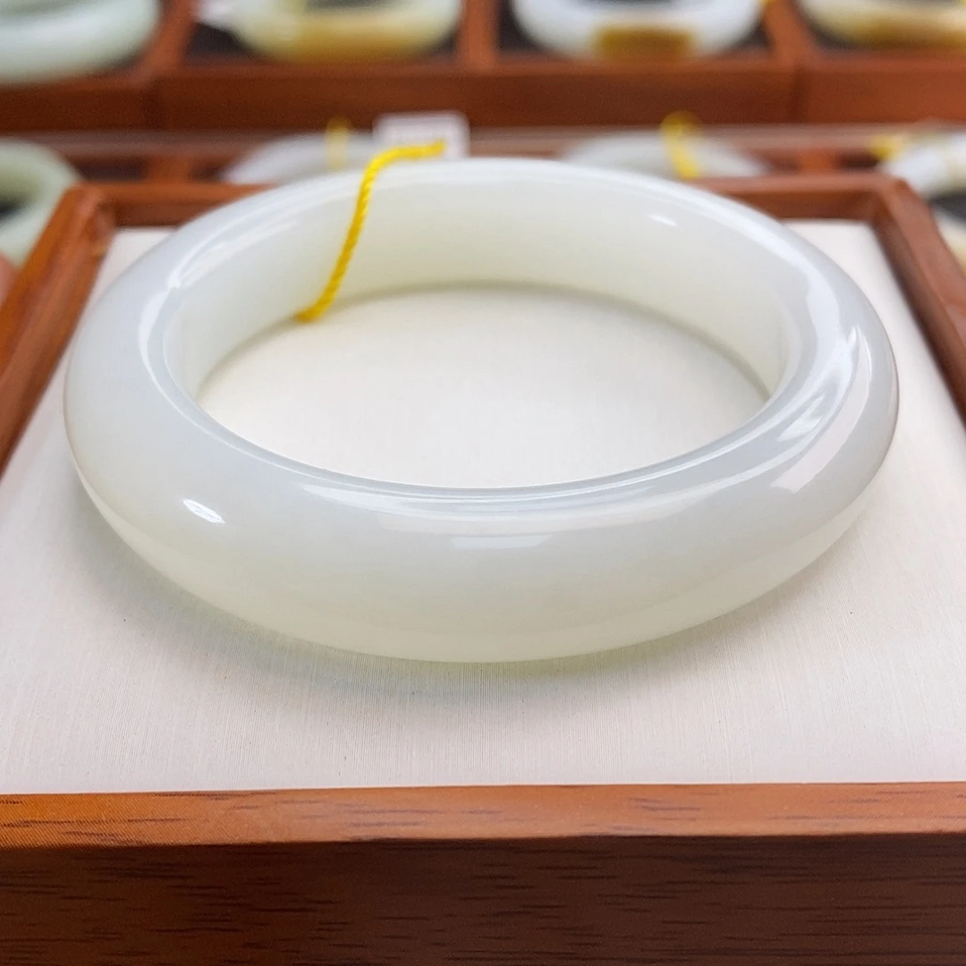 和田玉（白玉）手镯未镶嵌