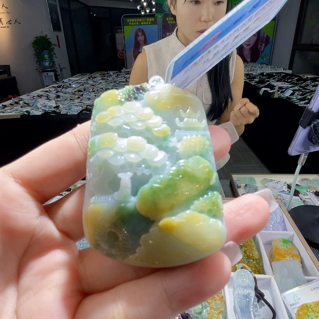 颈饰未镶嵌翡翠一个