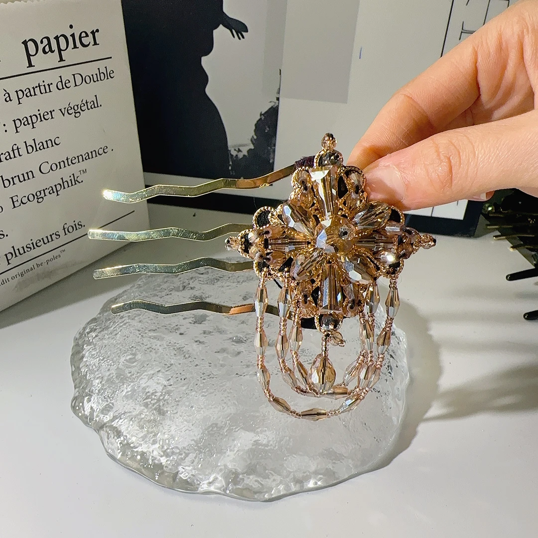 A8562编号紫莹轻奢发饰《》