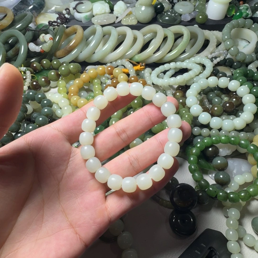 和田玉未镶嵌手串