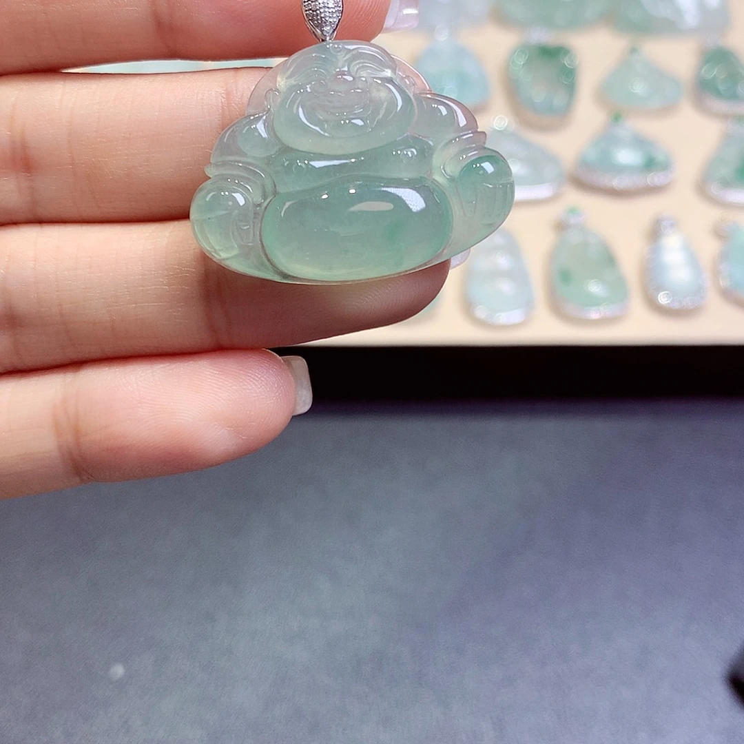 颈饰18K金镶嵌翡翠翡翠