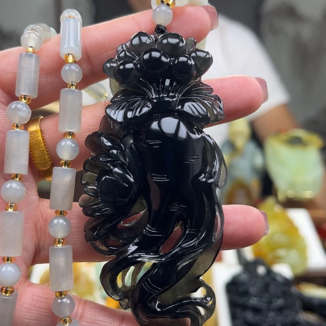 岫玉未镶嵌颈饰挂件