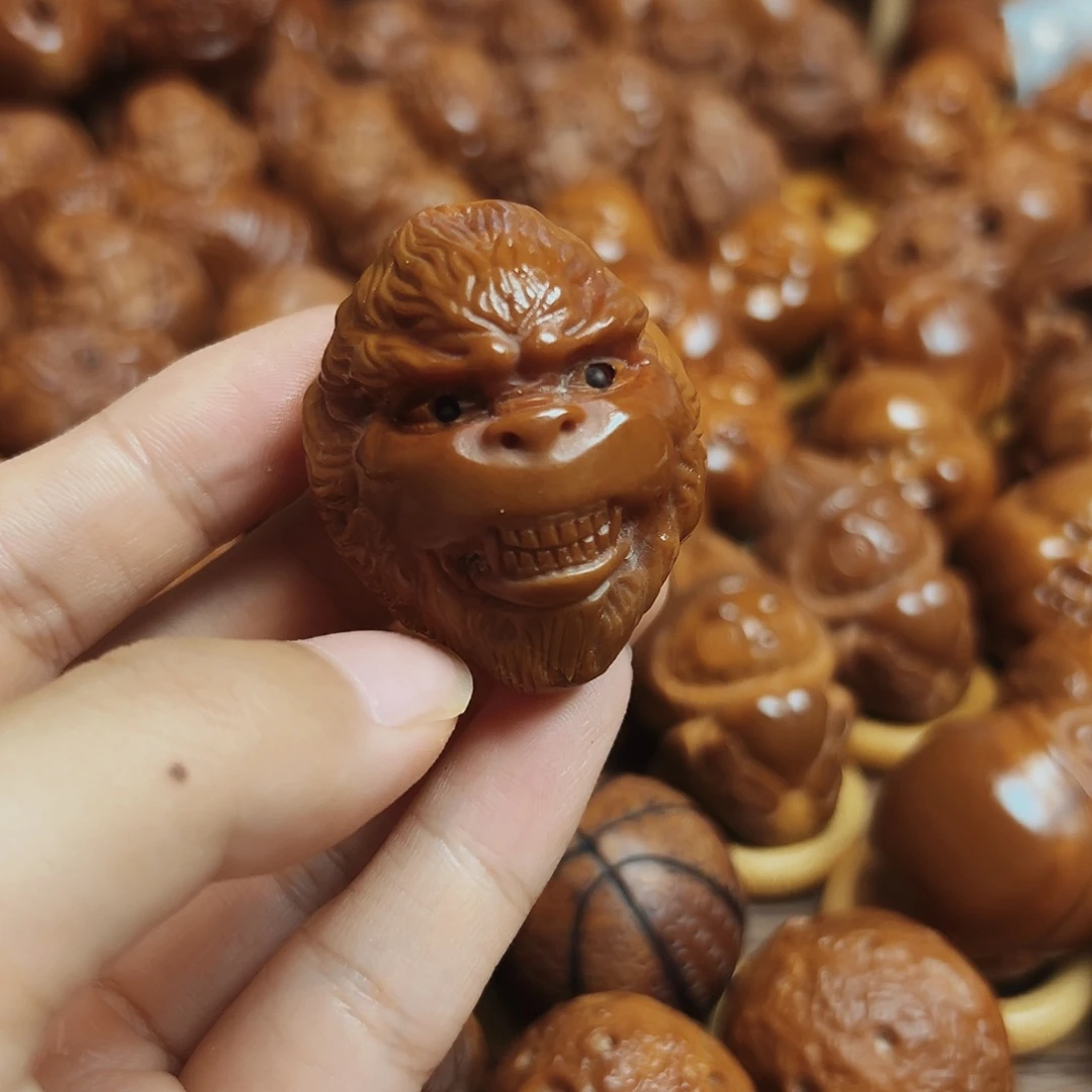 橄榄核把件齐天大圣