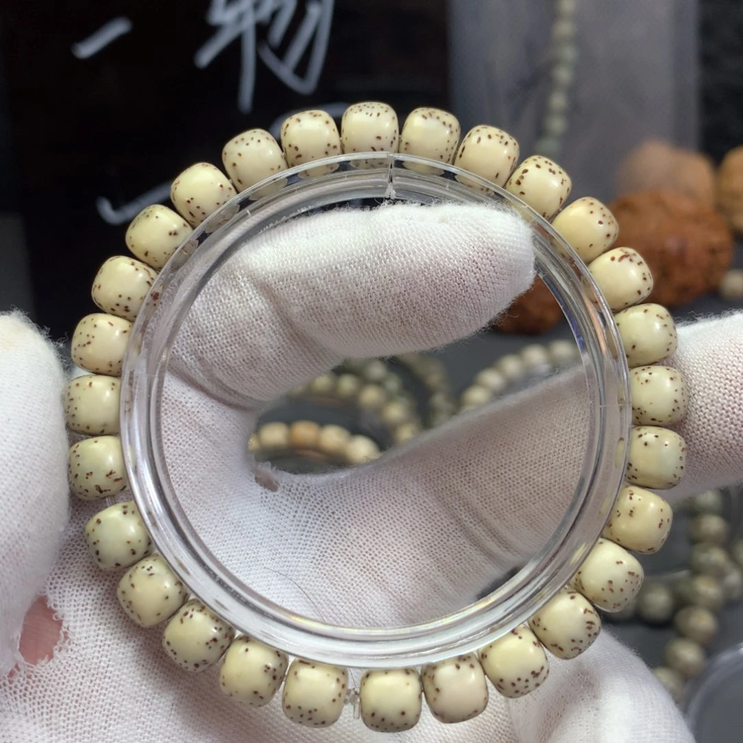 星月菩提手串A10河豚绿背