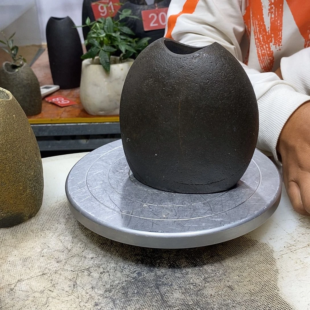超***型石头花瓶非常漂亮